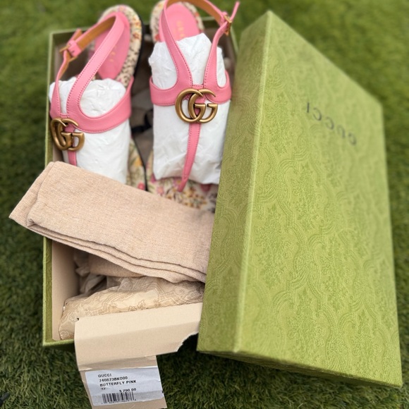 Authentic Gucci sandals size 7. - Picture 5 of 6
